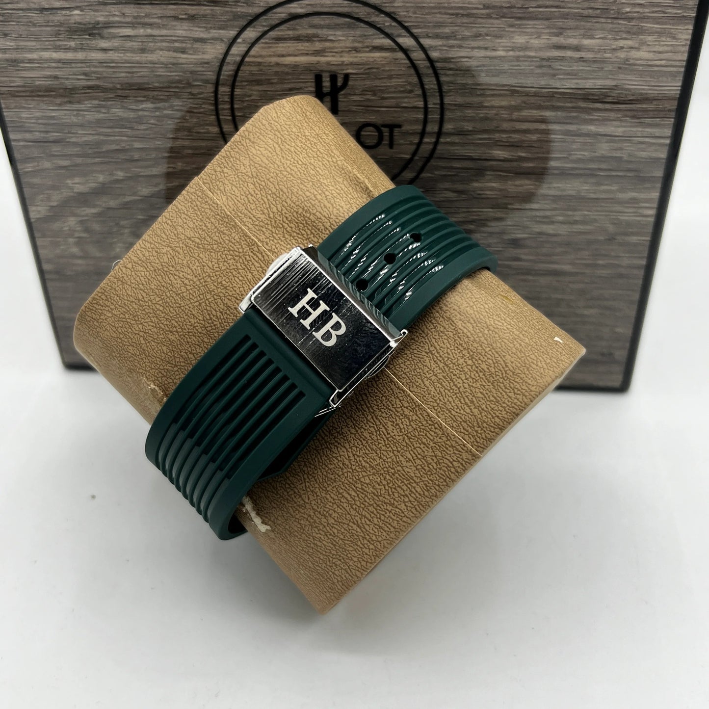 HUB WATCH